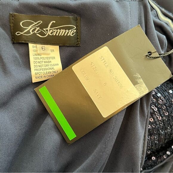 LA FEMME 30326 blue sequin gown size 6 - Picture 10 of 11